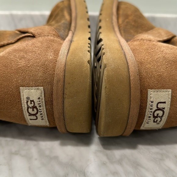 Ugg Dylyn short boot size 9 - Picture 6 of 14